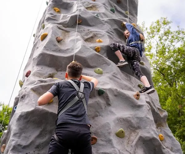 Luxury tent Estate Glamping Village Westport